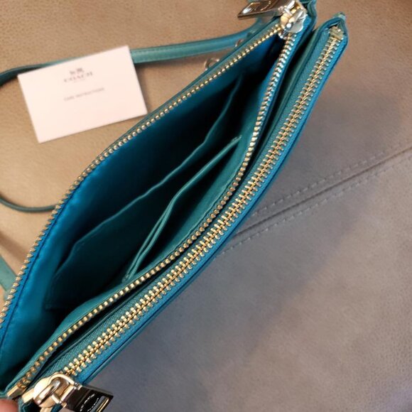 Coach double compartment crossbody bag, teal leather. - Picture 6 of 10